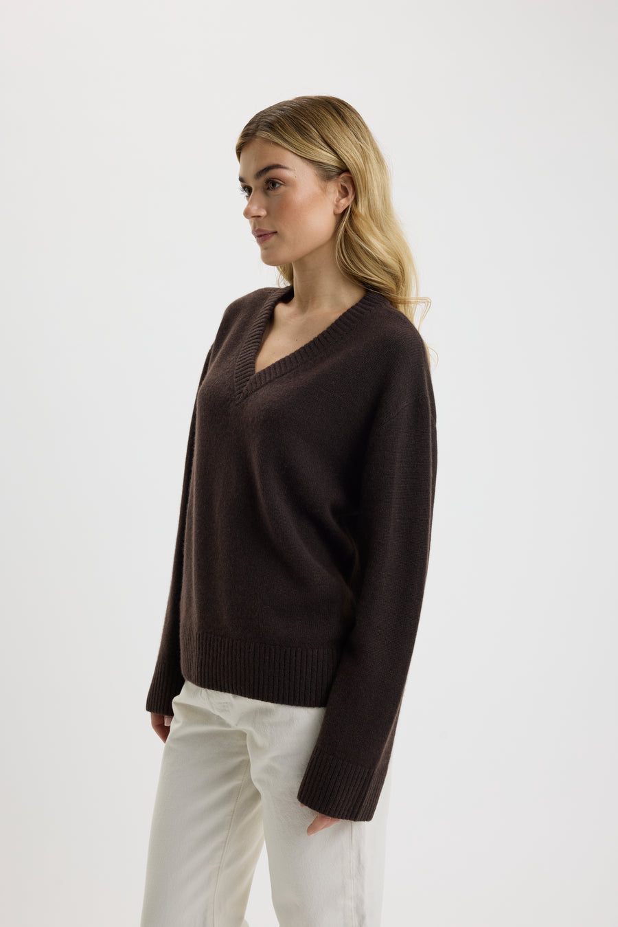 Chris V-Neck Sweater Bison