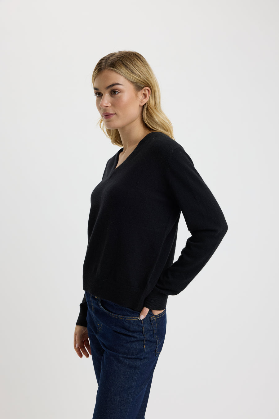 Ulrikke V-Neck Sweater 0002 Black