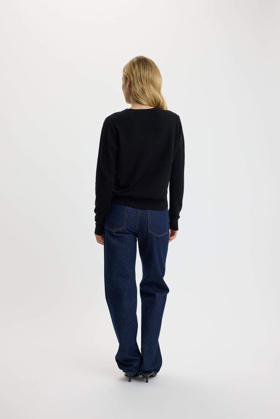 Ulrikke V-Neck Sweater 0002 Black