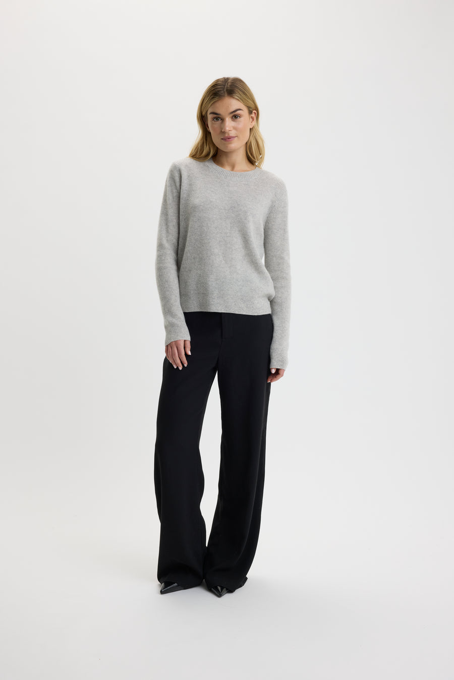 Ulrikke Ribbed O-Neck Sweater 0002 Foggy