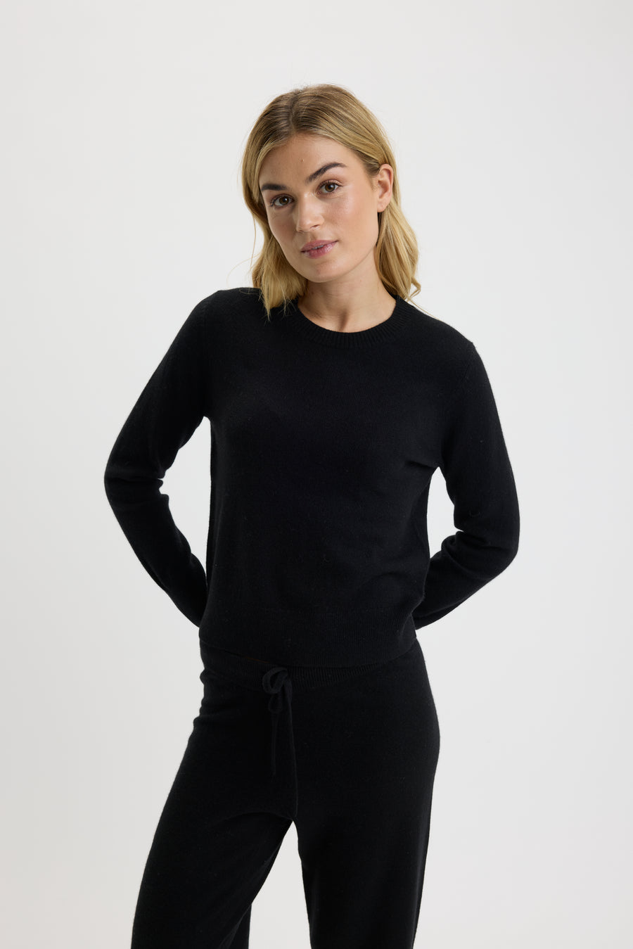 Ulrikke Shrunken O-Neck Sweater Black