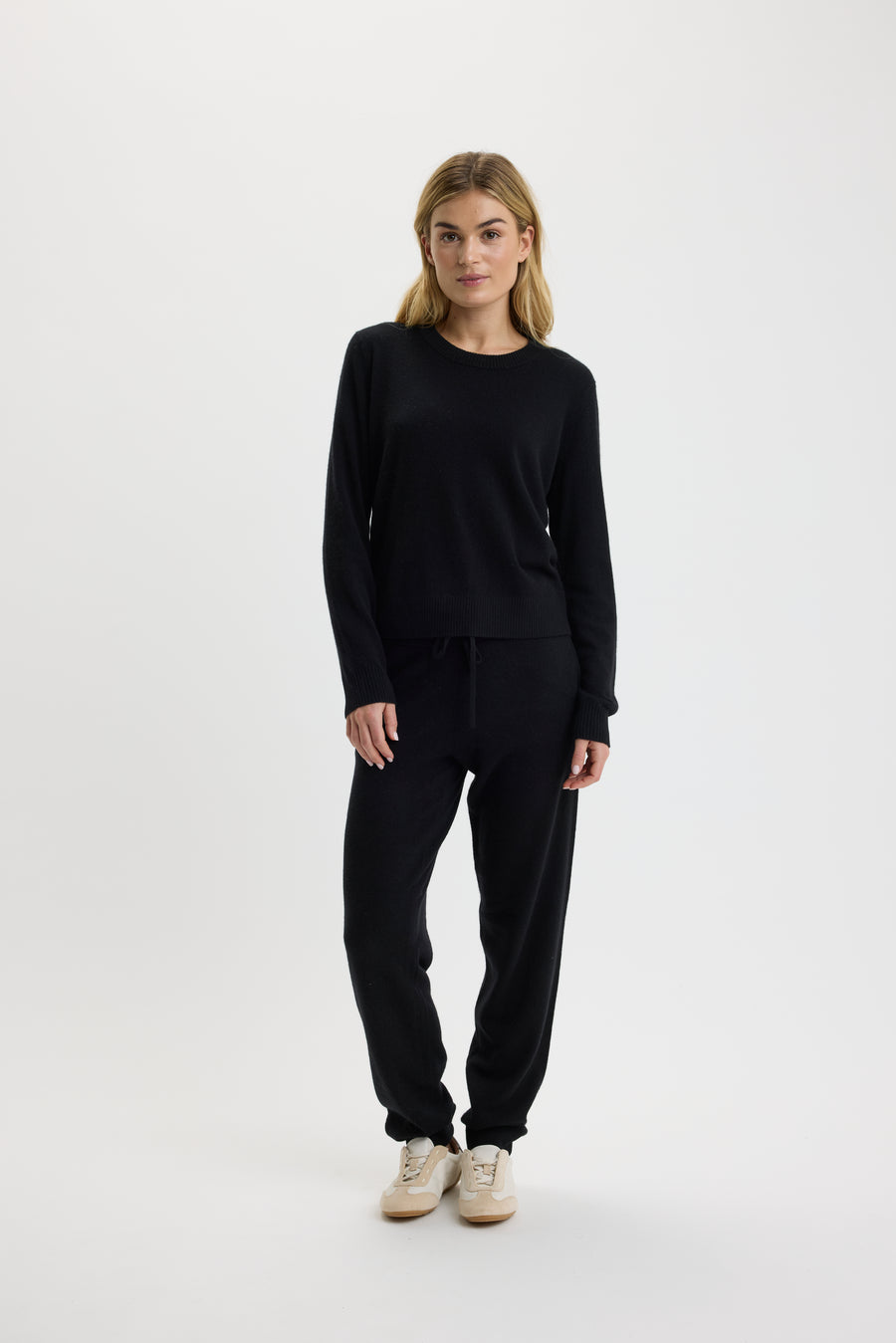 Ulrikke O-Neck Sweater 0002 Black