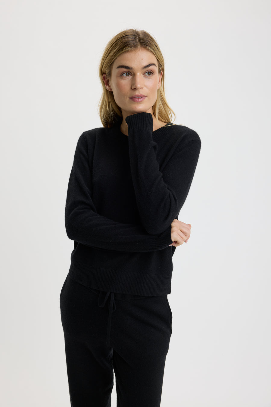 Ulrikke Short O-Neck Sweater Black