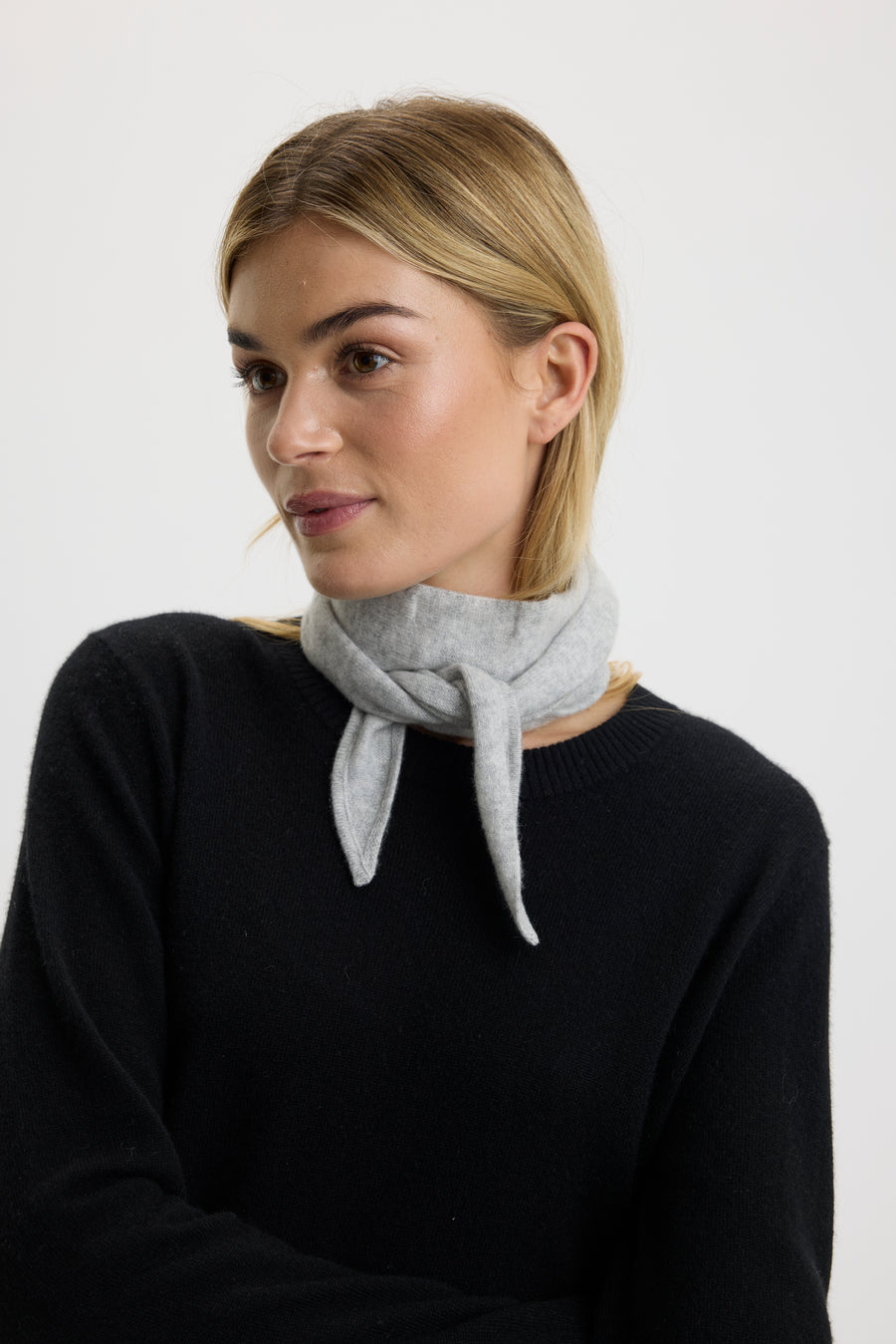 Ulrikke Small Triangle Scarf Foggy