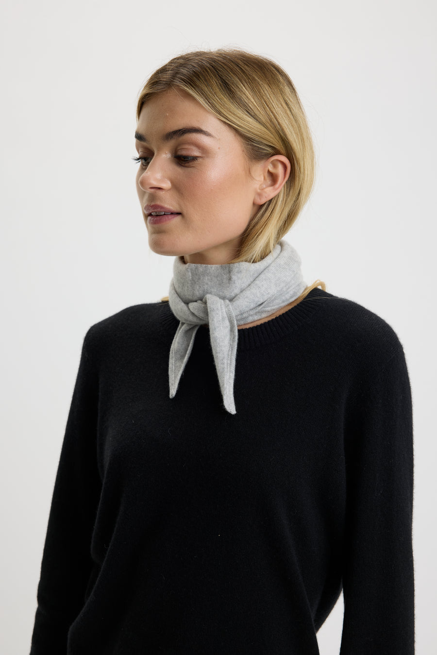 Ulrikke Small Triangle Scarf Foggy