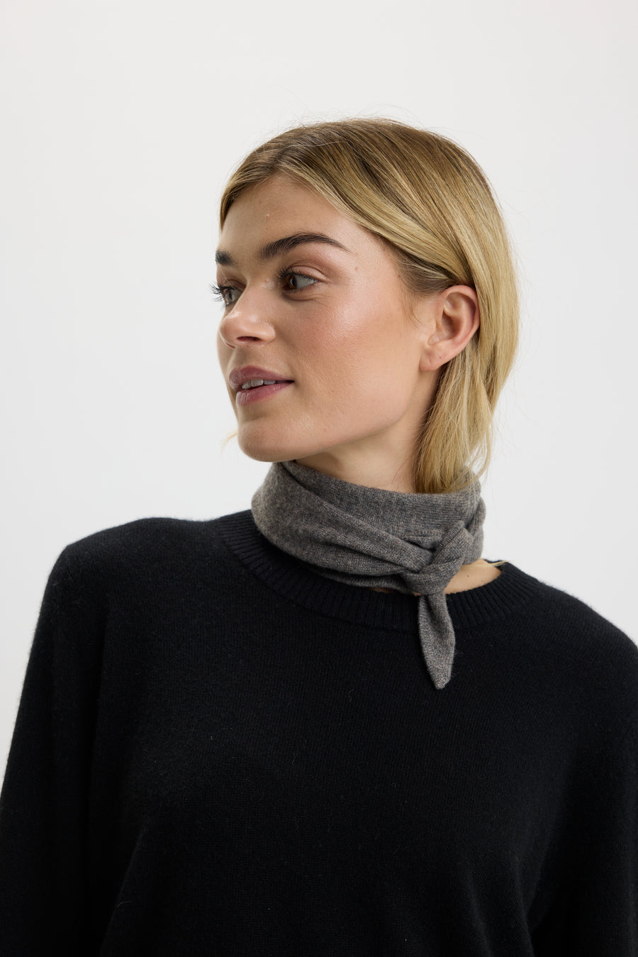 Ulrikke Small Triangle Scarf Otter