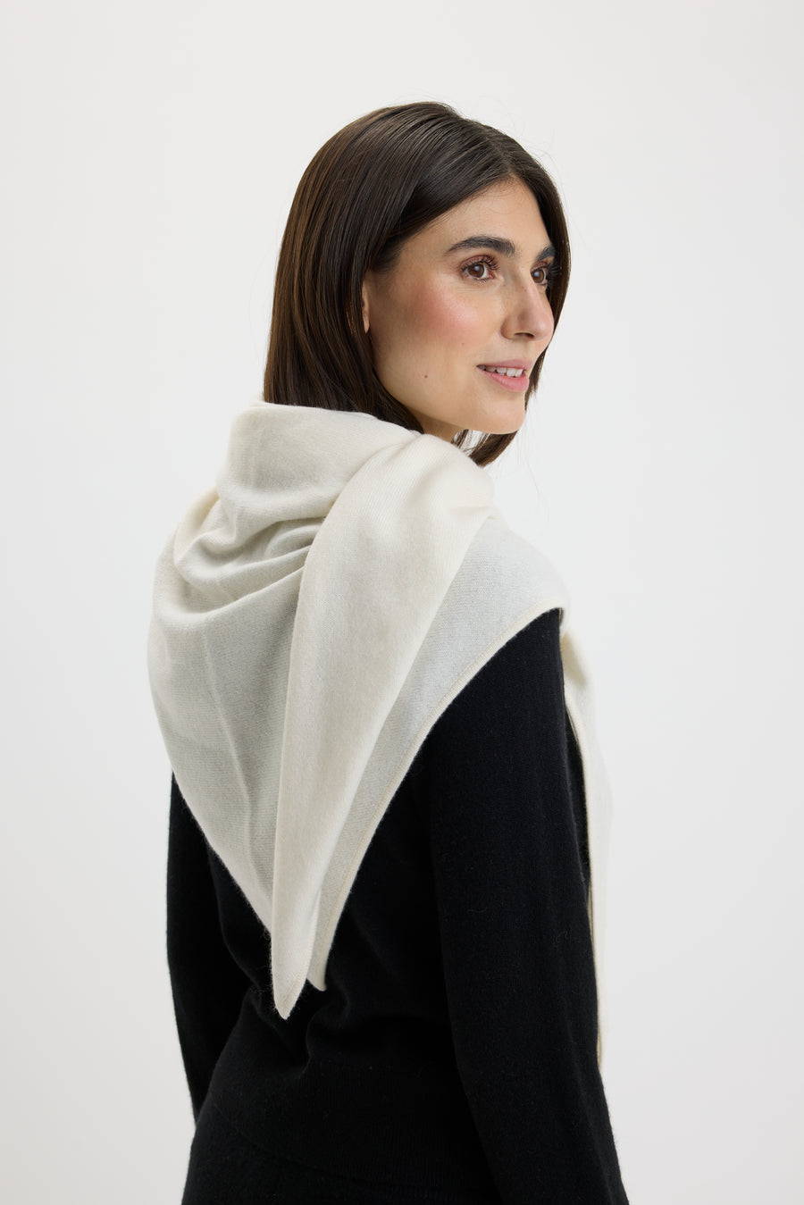 Ulrikke Triangle Scarf 0002 Chalk