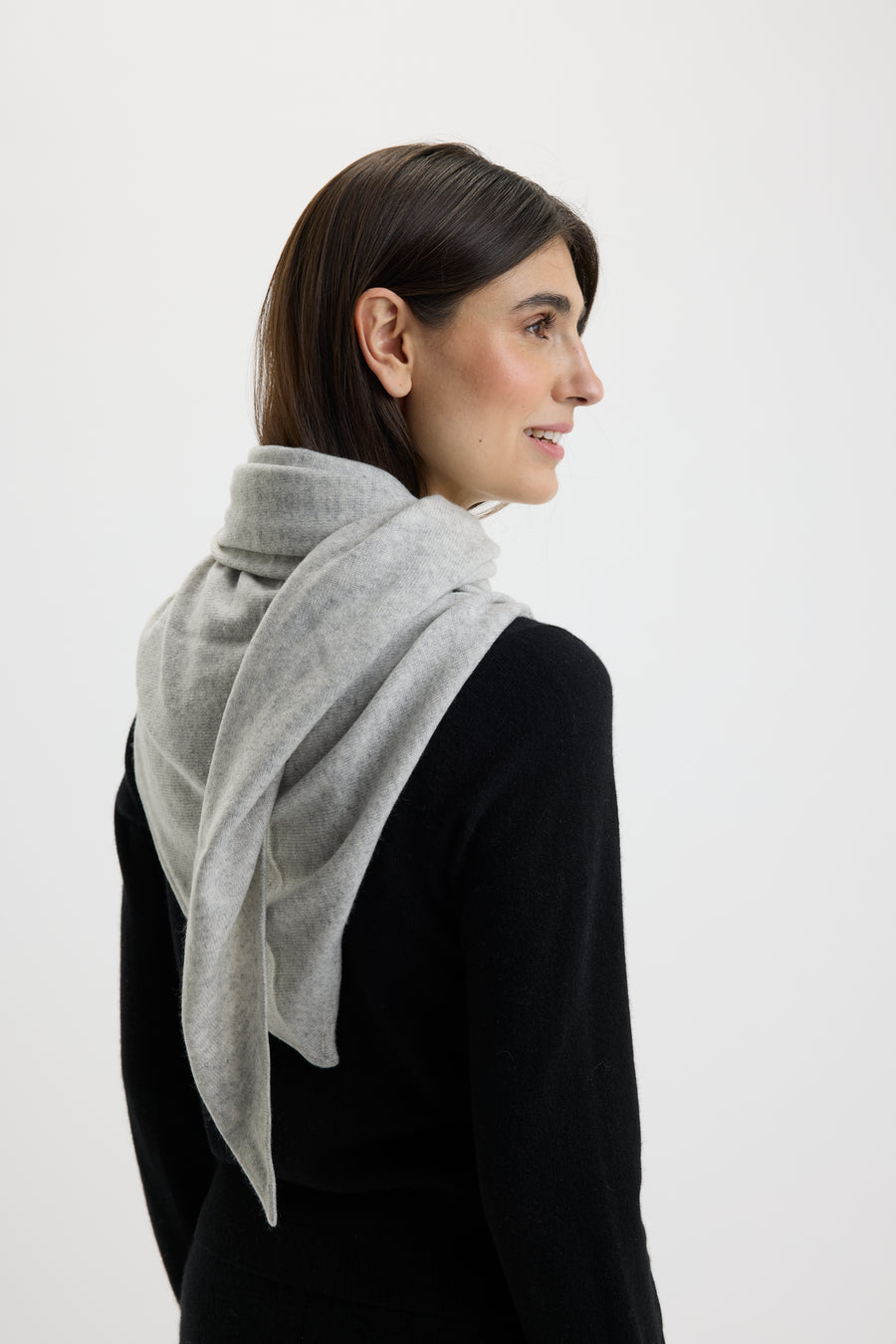 Ulrikke Triangle Scarf 0002 Foggy