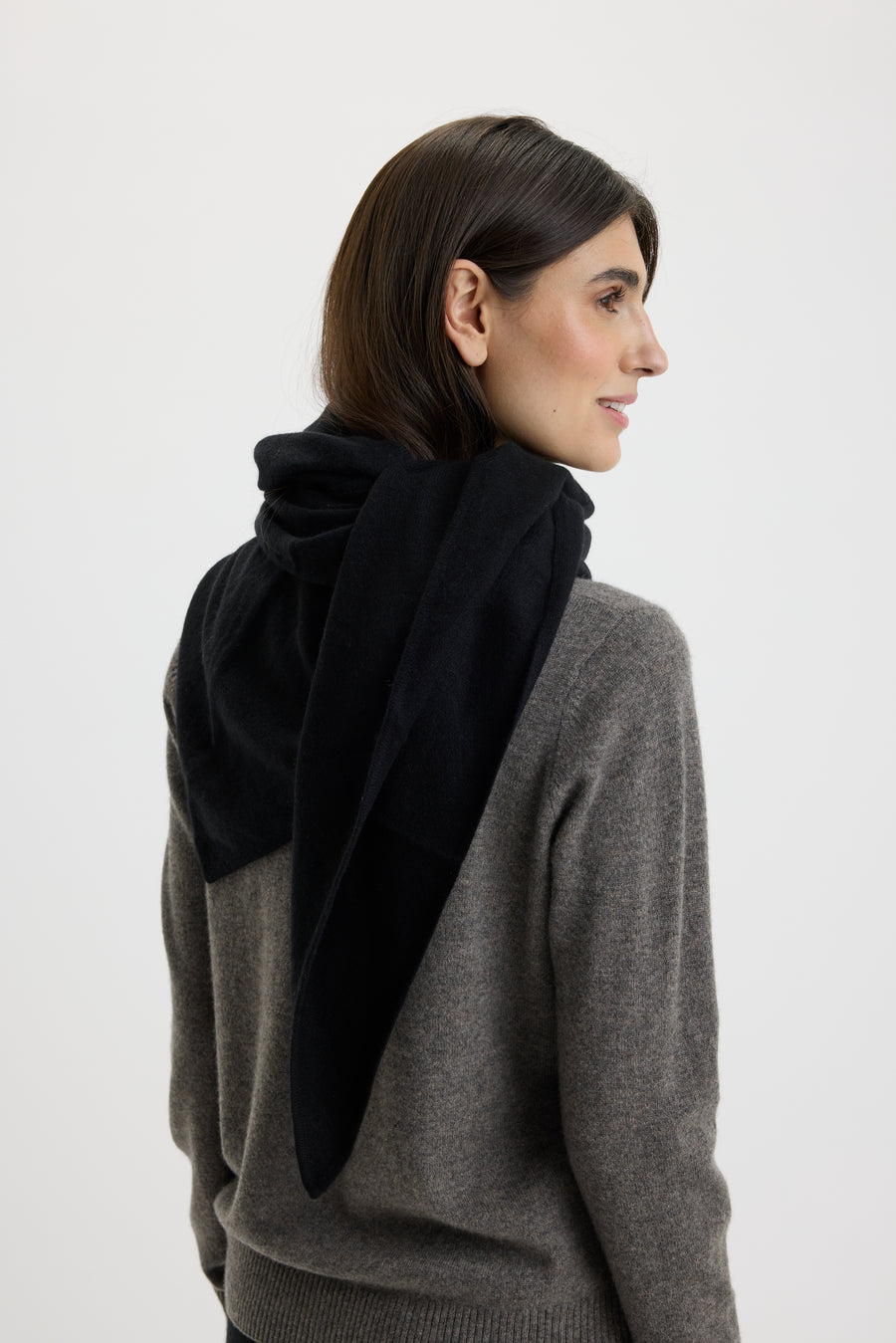 Ulrikke Triangle Scarf 0002 Black