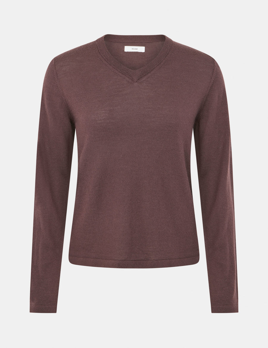 Maria_V-Neck_0021_Brown_Front