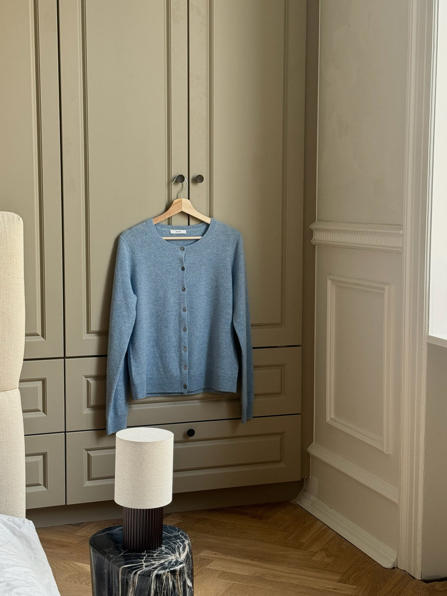 Ulrikke O-Neck Cardigan 0002 Stone Wash