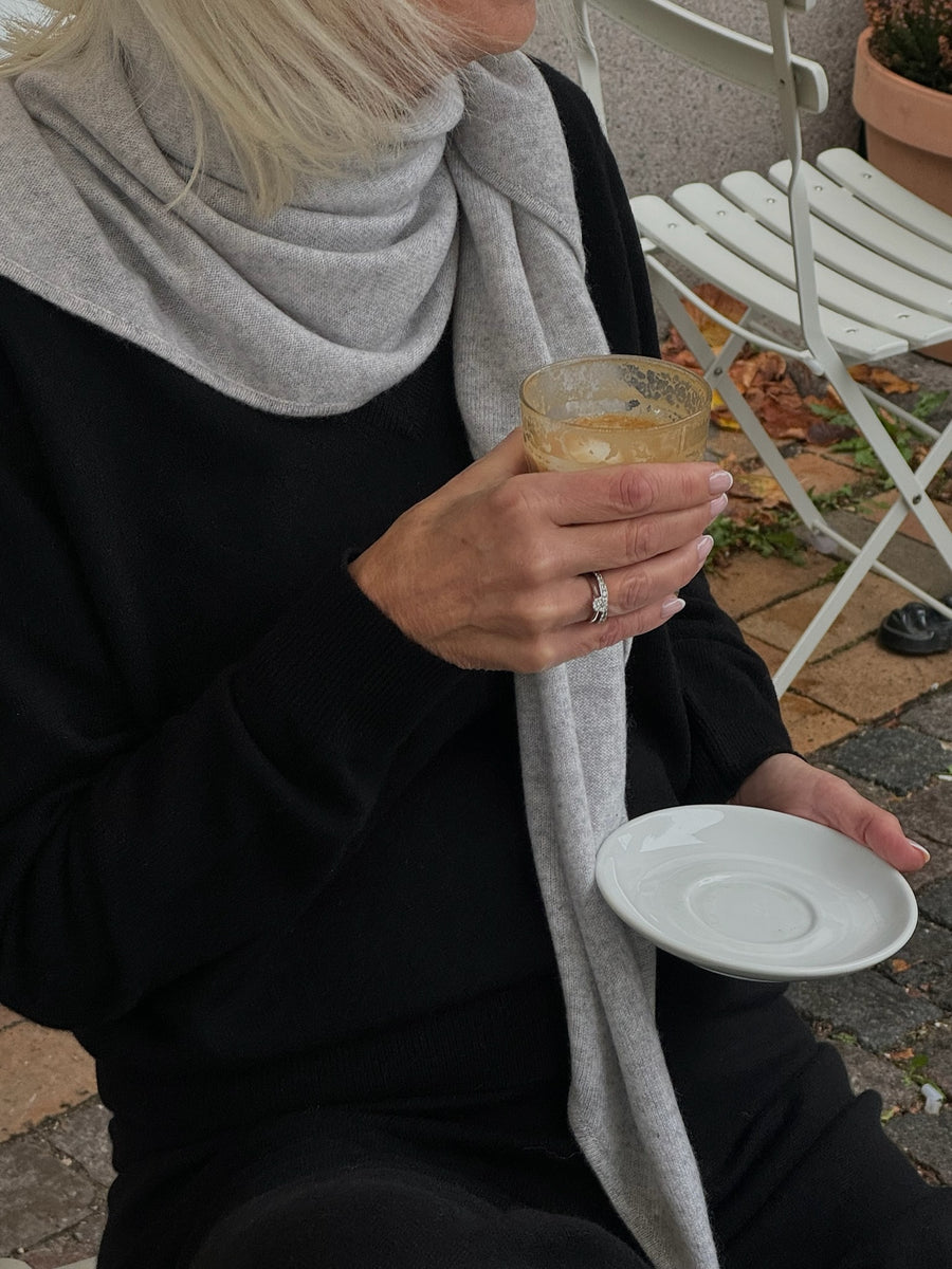 Ulrikke Triangle Scarf 0002 Foggy